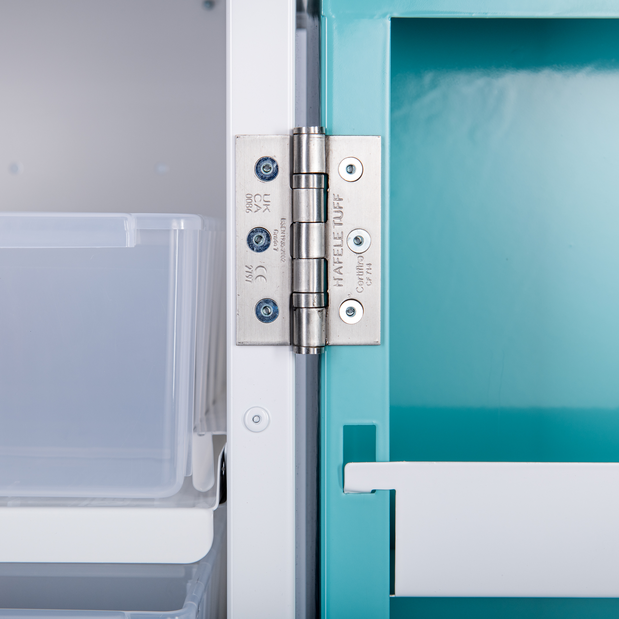 MDS Drugs trolley hinge detail