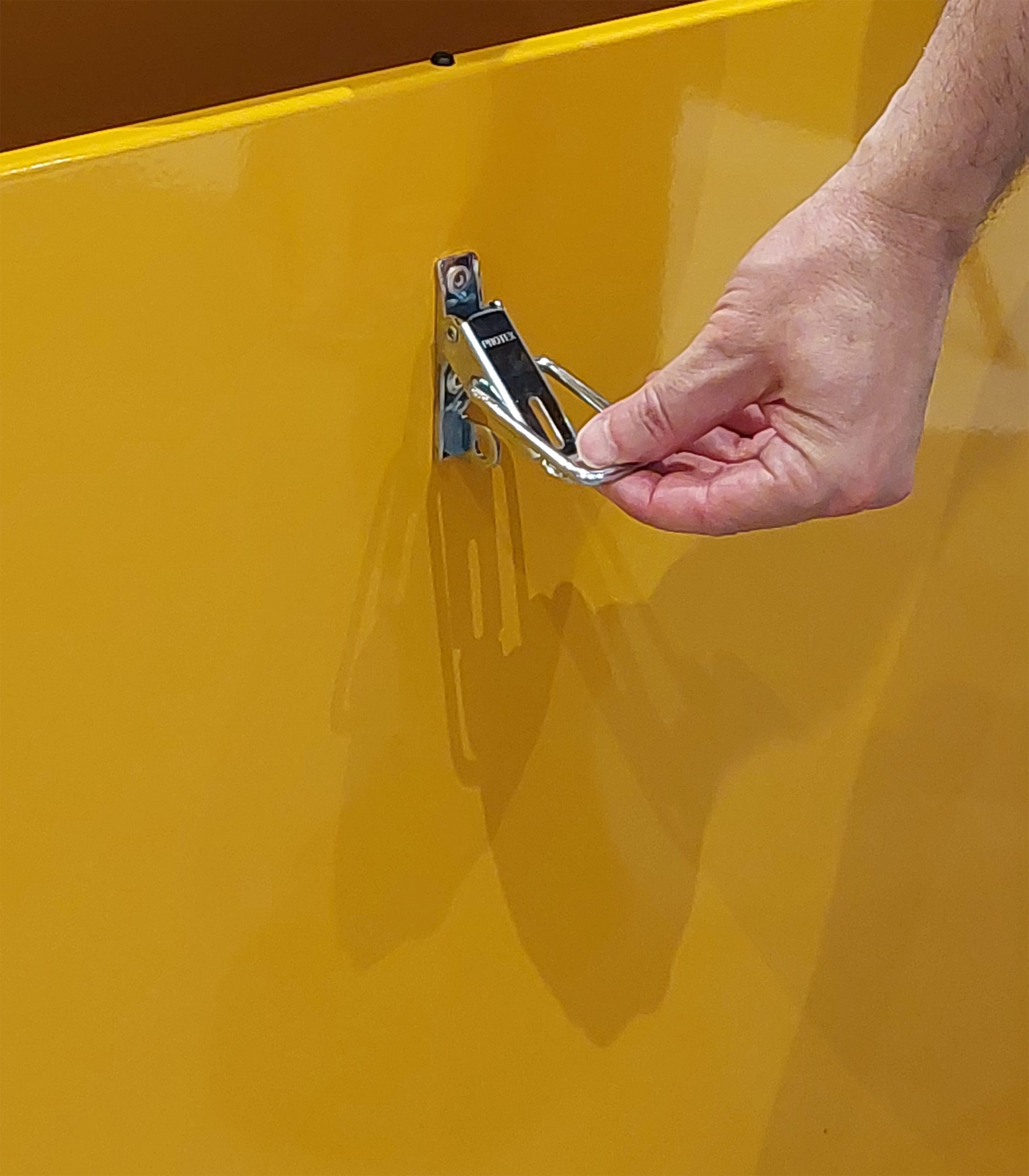 Hazardous Substance Site Security Box | 555mm (H) x 1190mm (W) x 420mm (D) | HSB5114 - Image 3